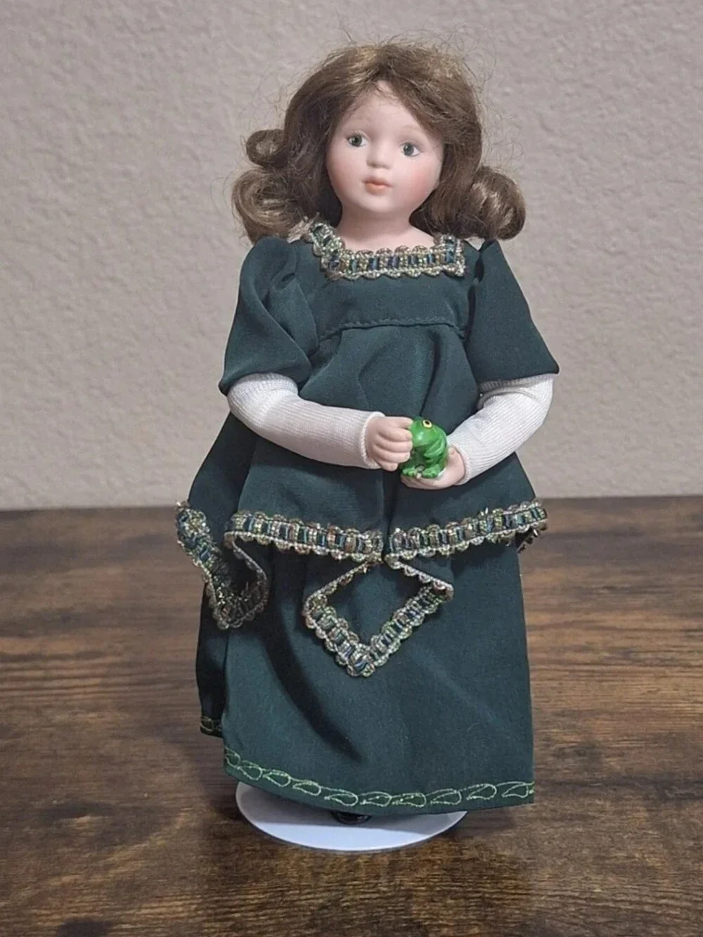 Beautiful Vintage 2001 Danbury Mint Frog Princess Storybook Doll Collection Doll